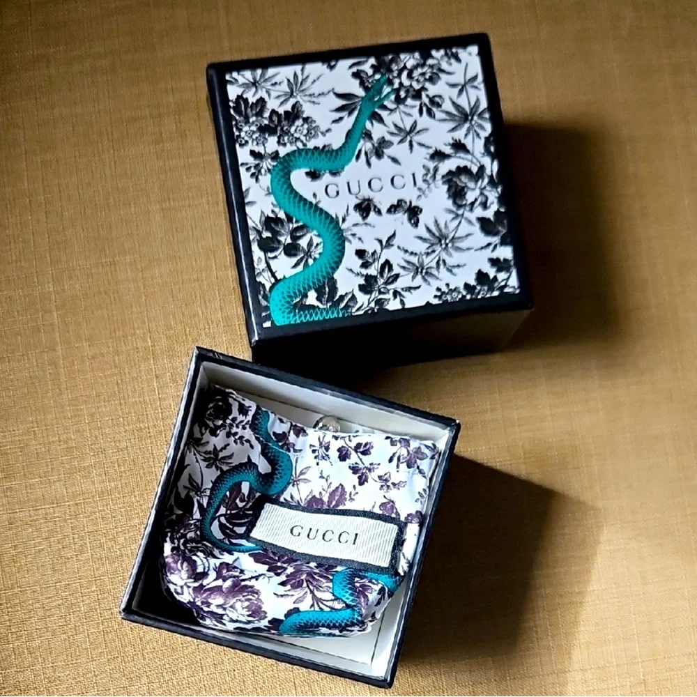 NEW✨$650 GUCCI Pink Crystal Stud Silver Tone FELINE TIGER CAT Dangle EARRINGS - Picture 6 of 11